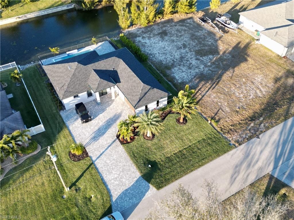 615 SW 22nd TER, CAPE CORAL, FL 33991 — exterior