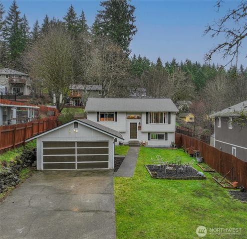 60 NE Lorrain Court, Belfair, WA 98528