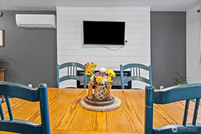 60 NE Lorrain Court, Belfair, WA 98528