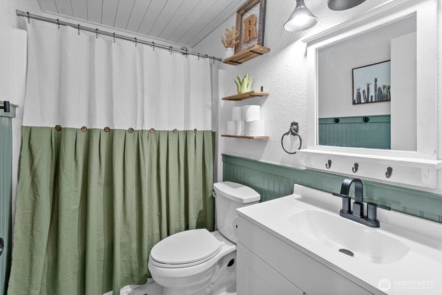 60 NE Lorrain Court, Belfair, WA 98528