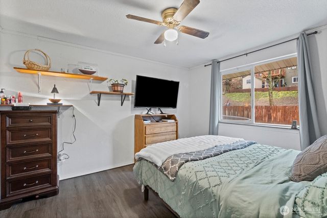 60 NE Lorrain Court, Belfair, WA 98528