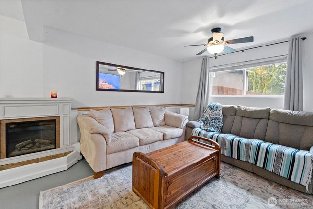 60 NE Lorrain Court, Belfair, WA 98528