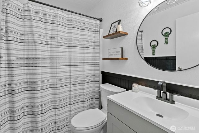 60 NE Lorrain Court, Belfair, WA 98528