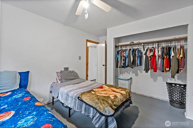 60 NE Lorrain Court, Belfair, WA 98528