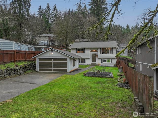 60 NE Lorrain Court, Belfair, WA 98528