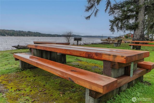 60 NE Lorrain Court, Belfair, WA 98528