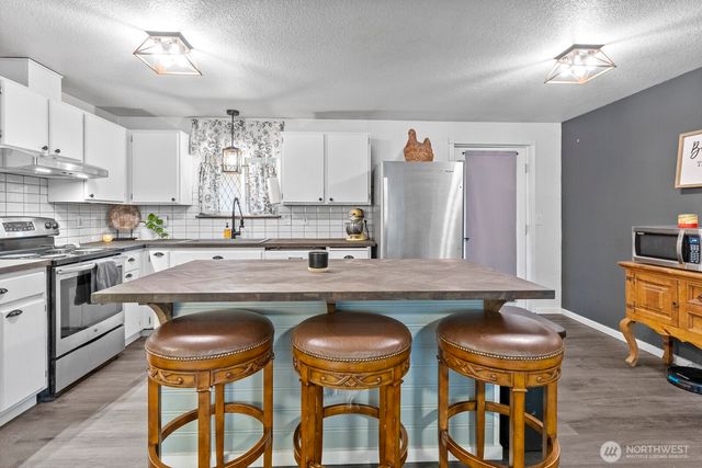 60 NE Lorrain Court, Belfair, WA 98528