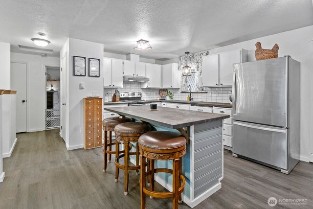 60 NE Lorrain Court, Belfair, WA 98528