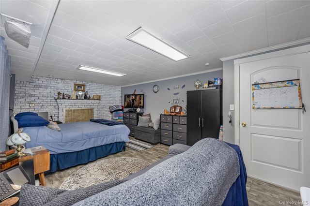 35 Crossway Drive, Deer Park, NY 11729