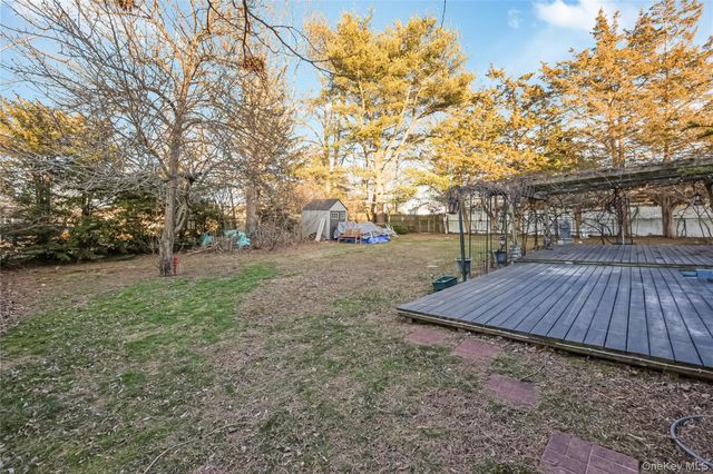 35 Crossway Drive, Deer Park, NY 11729