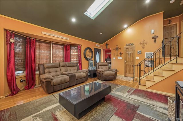 35 Crossway Drive, Deer Park, NY 11729