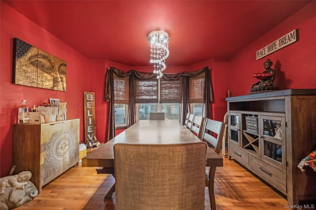 35 Crossway Drive, Deer Park, NY 11729