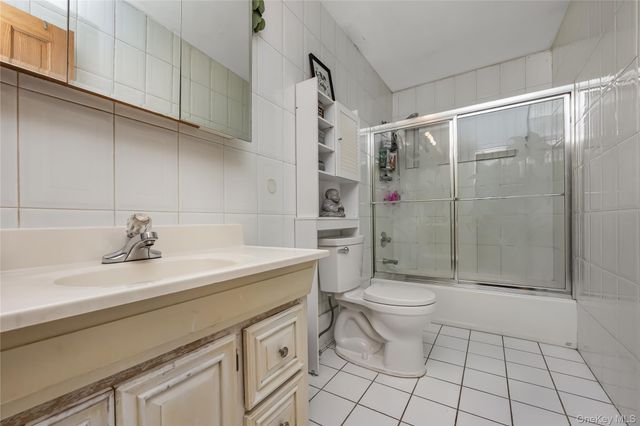 35 Crossway Drive, Deer Park, NY 11729