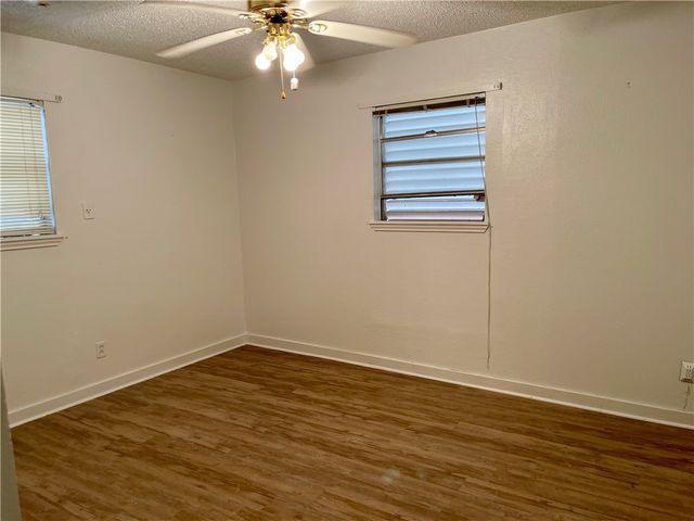 1101 Dewey Ave, Alice, TX 78332
