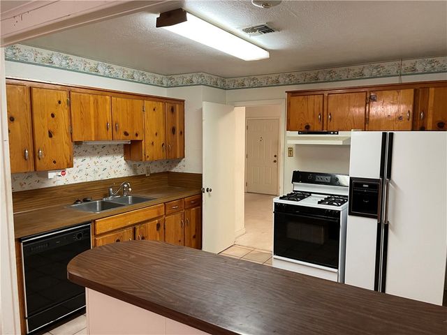 1101 Dewey Ave, Alice, TX 78332