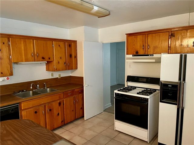 1101 Dewey Ave, Alice, TX 78332