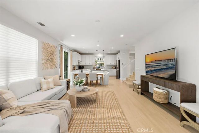128 Mongoose, Irvine, CA 92618