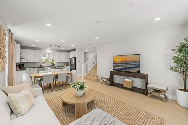 128 Mongoose, Irvine, CA 92618
