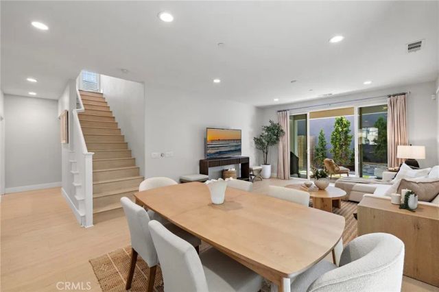128 Mongoose, Irvine, CA 92618