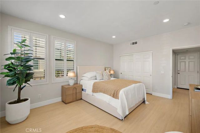 128 Mongoose, Irvine, CA 92618