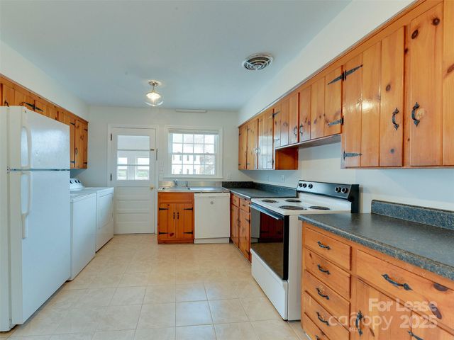 1432 Bevis Drive, Charlotte, NC 28209