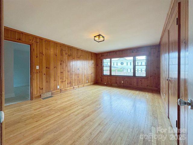 1432 Bevis Drive, Charlotte, NC 28209