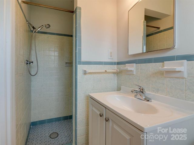 1432 Bevis Drive, Charlotte, NC 28209