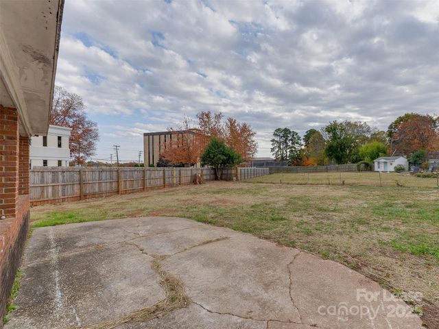 1432 Bevis Drive, Charlotte, NC 28209