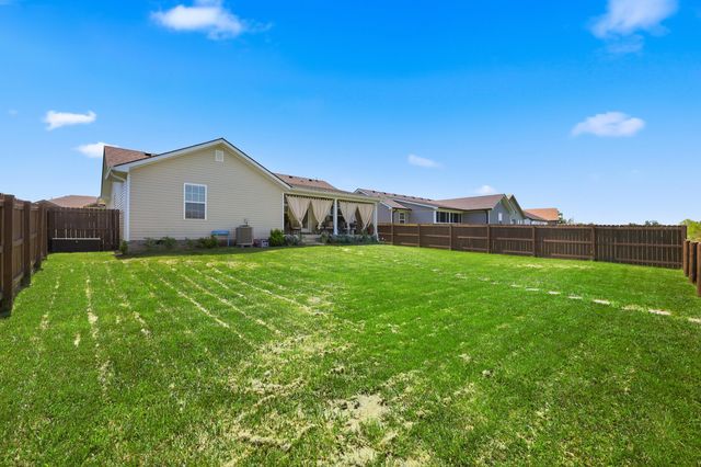 437 Middle Creek Way, Berea, KY 40403