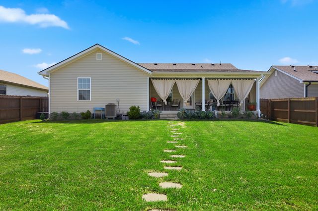 437 Middle Creek Way, Berea, KY 40403