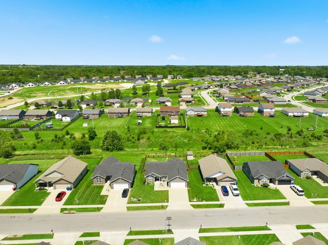 437 Middle Creek Way, Berea, KY 40403