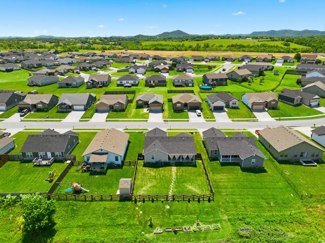 437 Middle Creek Way, Berea, KY 40403