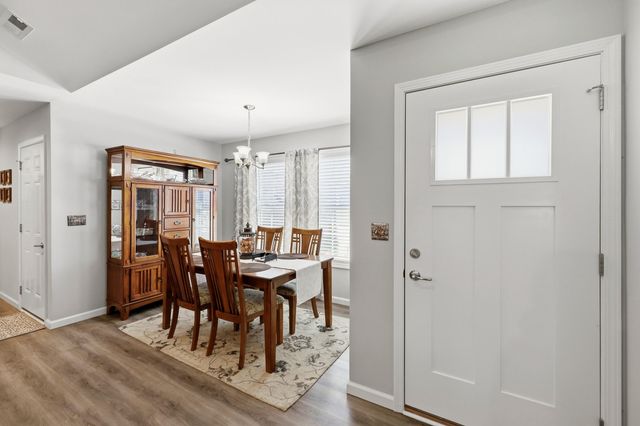 437 Middle Creek Way, Berea, KY 40403