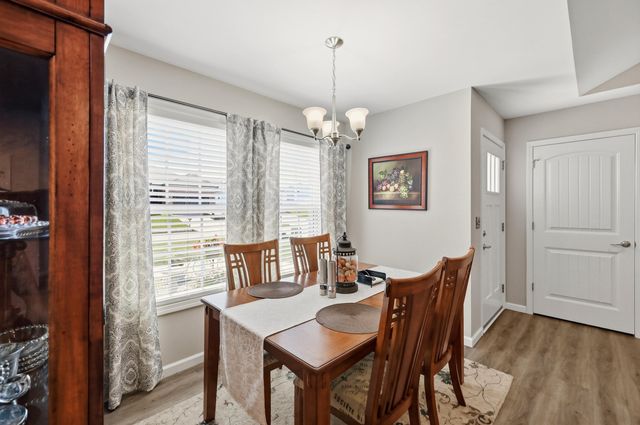 437 Middle Creek Way, Berea, KY 40403