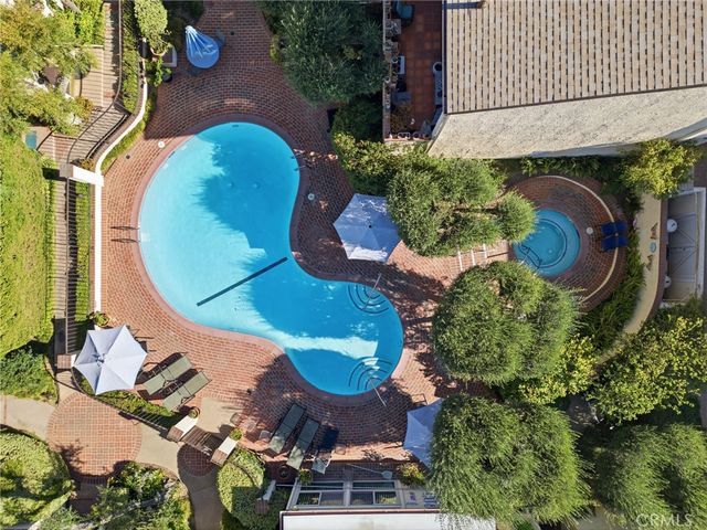 5255 Coldwater Canyon E, Sherman Oaks, CA 91401
