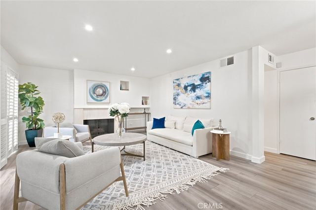5255 Coldwater Canyon E, Sherman Oaks, CA 91401