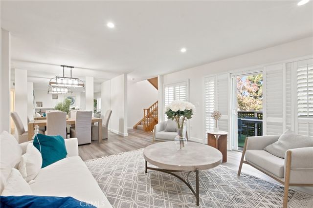 5255 Coldwater Canyon E, Sherman Oaks, CA 91401