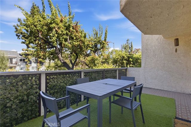 5255 Coldwater Canyon E, Sherman Oaks, CA 91401
