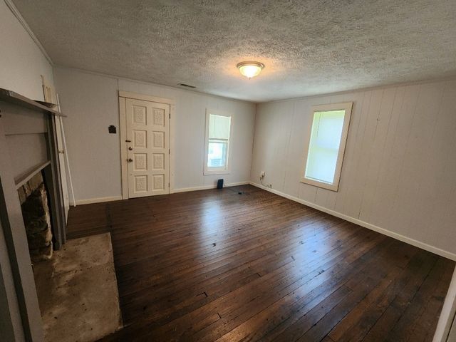 644 Webster Branch Ln, Whitleyville, TN 38588