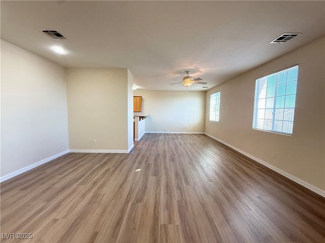 4074 Sparrow Rock Street, Las Vegas, NV 89129