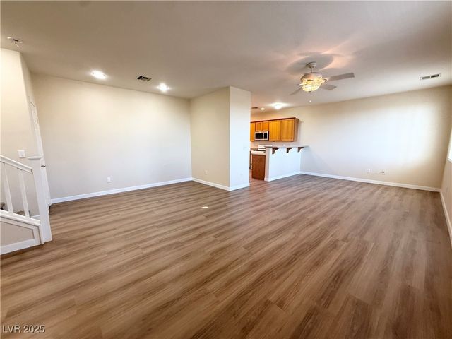 4074 Sparrow Rock Street, Las Vegas, NV 89129