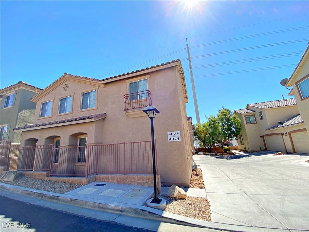 4074 Sparrow Rock Street, Las Vegas, NV 89129