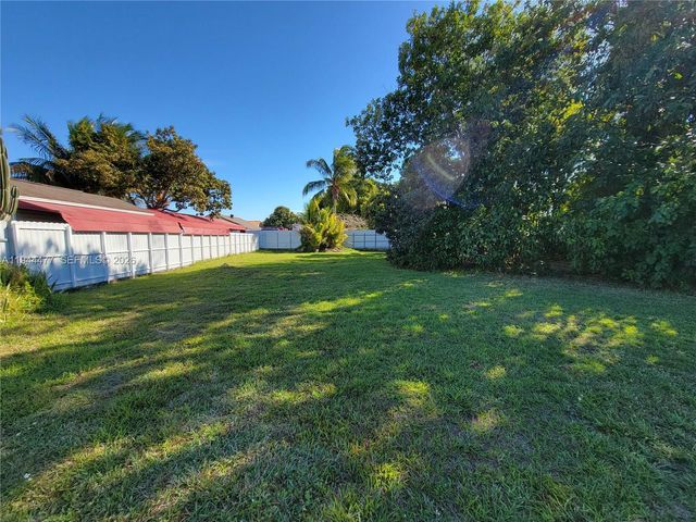 3895 W 2nd Ave, Hialeah, FL 33012