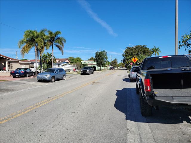 3895 W 2nd Ave, Hialeah, FL 33012