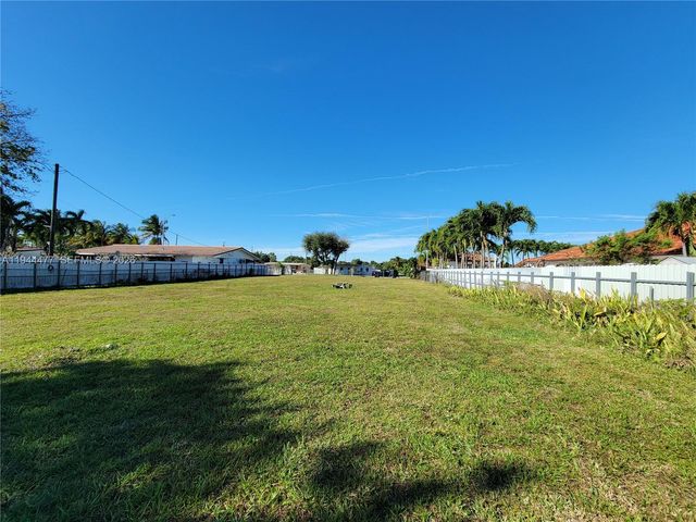 3895 W 2nd Ave, Hialeah, FL 33012