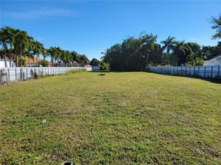 3895 W 2nd Ave, Hialeah, FL 33012