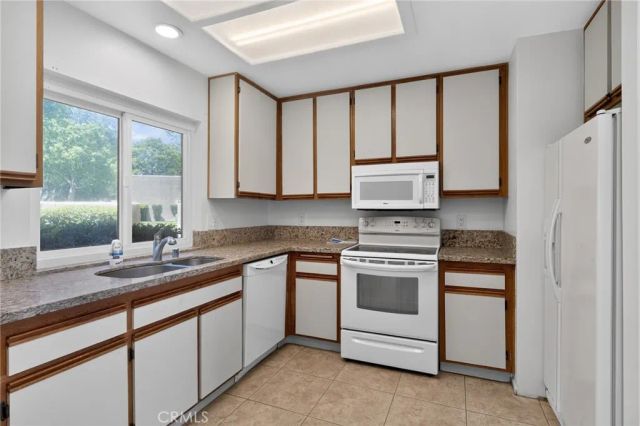 28862 Isleta Court, Cathedral City, CA 92234