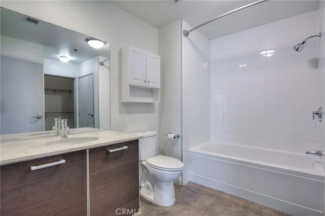 645 W 9th 742, Los Angeles, CA 90015