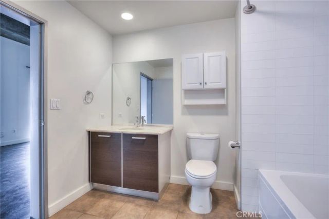645 W 9th 742, Los Angeles, CA 90015