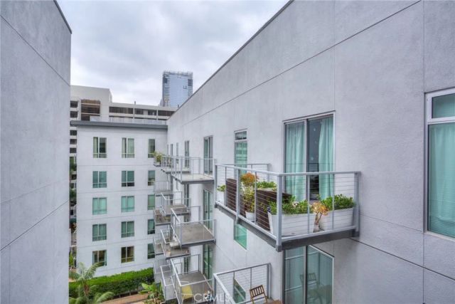 645 W 9th 742, Los Angeles, CA 90015